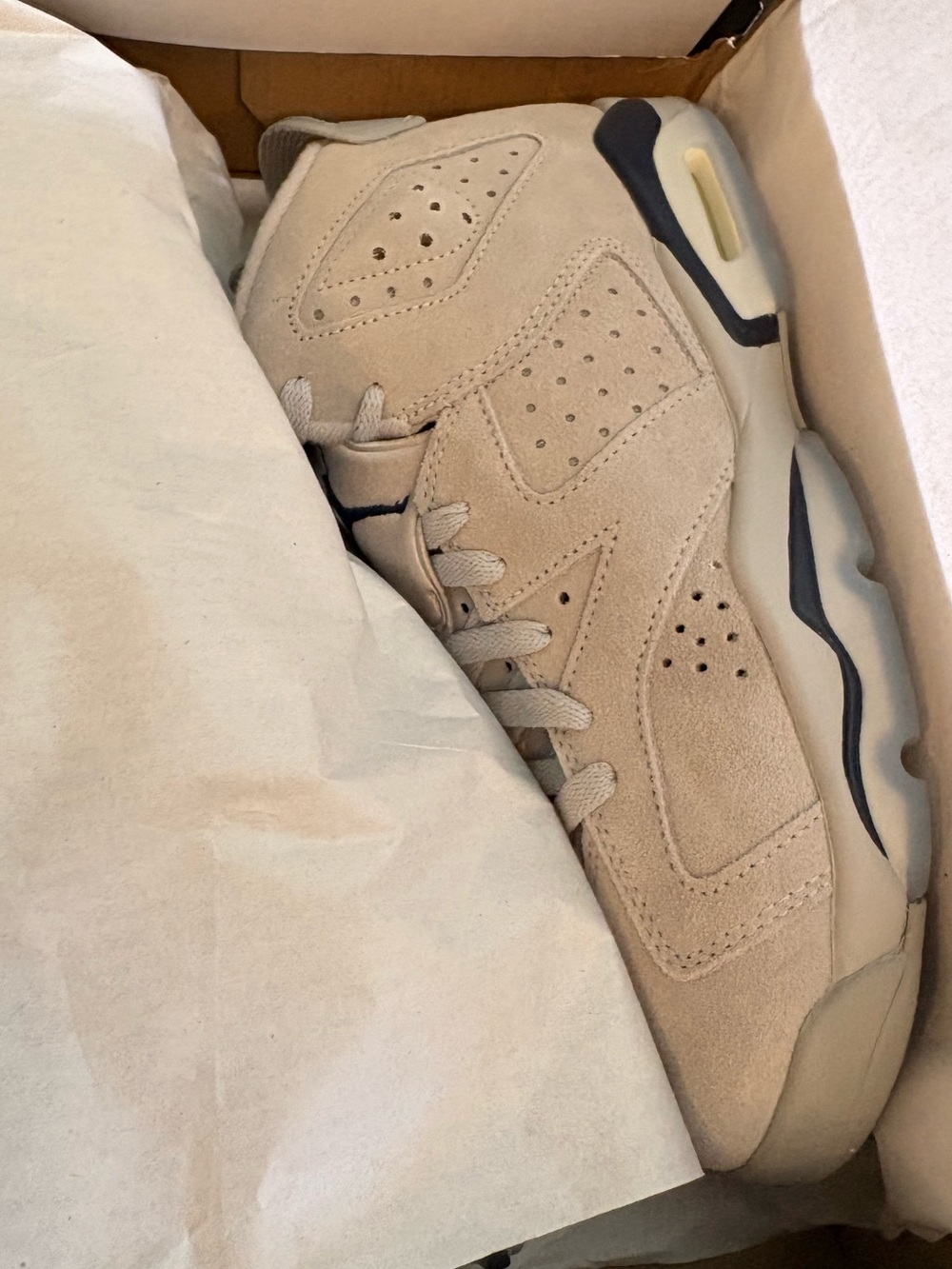 Air Jordan 6 Retro GS “Magnet/College Navy” – Size 7Y
